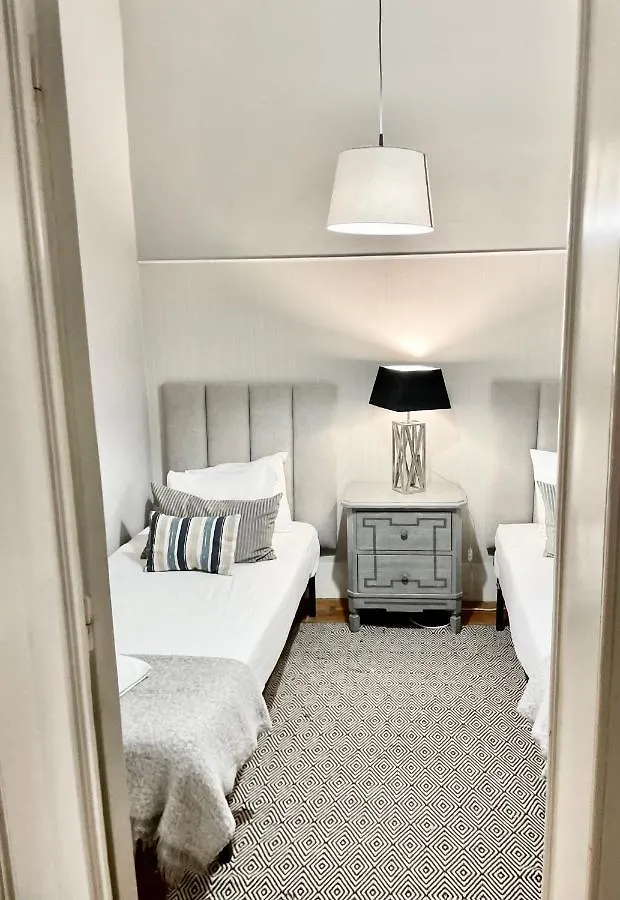 Home4U Lisbon Apartment